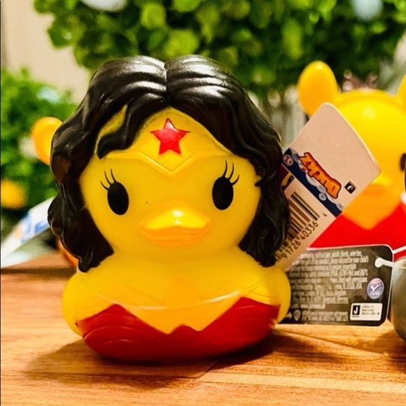 Disney Other - NEW Disney Official Duckz Wonder Woman Duck Collectible